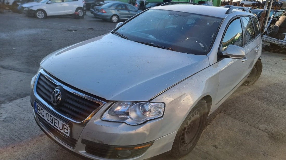 Capac motor protectie Volkswagen Passat B6 2010 break 2.0tdi CBA