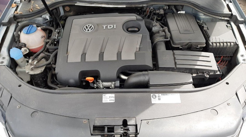 Capac motor protectie Volkswagen Passat B7 2011 SEDAN 1.6 TDI