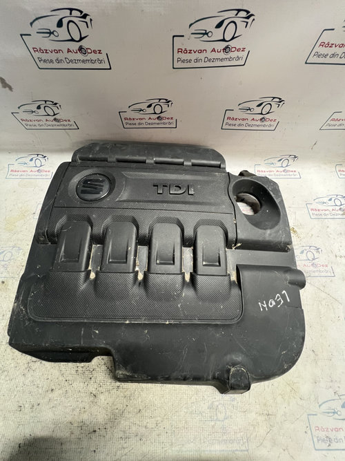 Capac motor Seat Leon 2010