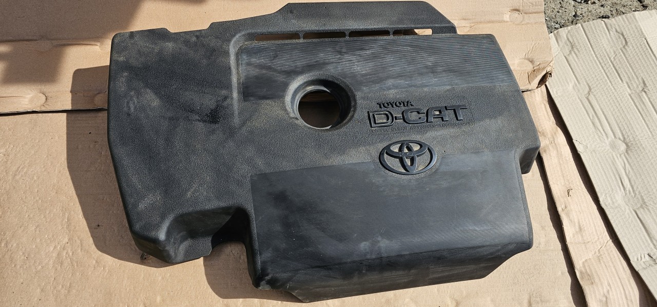 Capac motor Toyota Avensis / Verso 2.2 D-Cat Euro 5 2011 2012 2013 2014