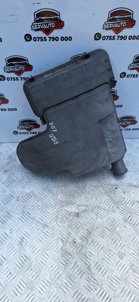 Capac motor Toyota Aygo (2005->) 1.0 Benzina 2008, 17705-0Q010