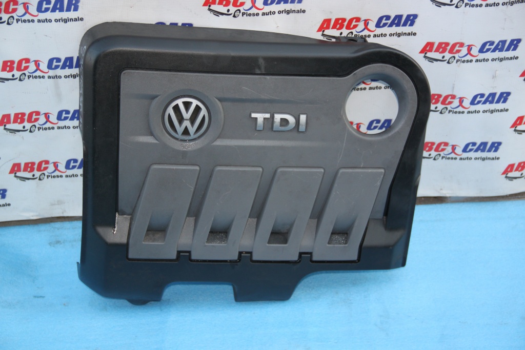 Capac motor VW Passat B7 2.0 TDI cod: 03L103925BG / 03L103925BK model 2012