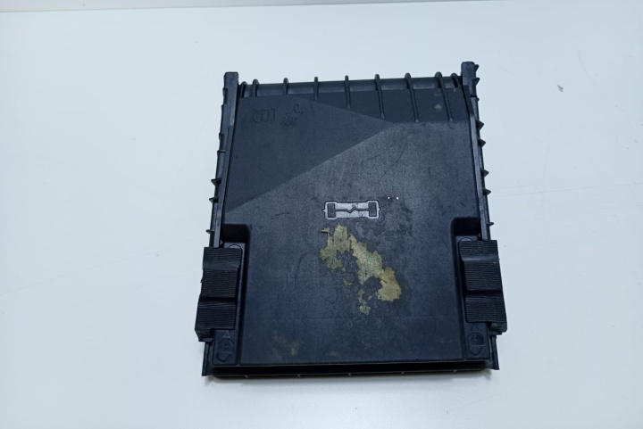 Capac panou sigurante 1K0937132F Volkswagen VW Passat B6 [2005 - 2010]