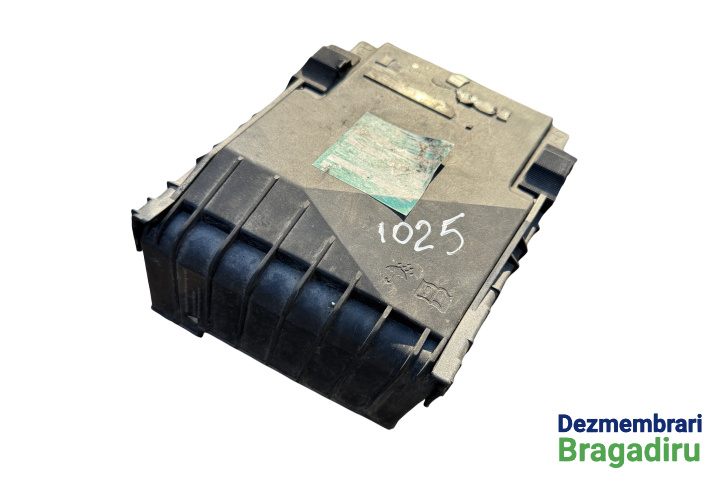 Capac panou sigurante motor Cod: 1K0937132F 1K0937132F Volkswagen VW Golf 6 [2008 - 2015] Hatchback 3-usi 1.4 TSI MT (122 hp)