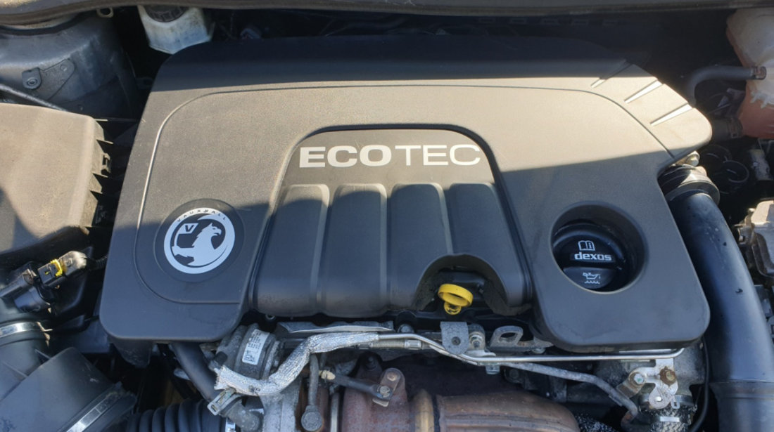 Capac Plastic Protectie Antifonare Motor Opel Zafira C 1.6 CDTI 2009 - 2019 Cod 55587230 [C3187]