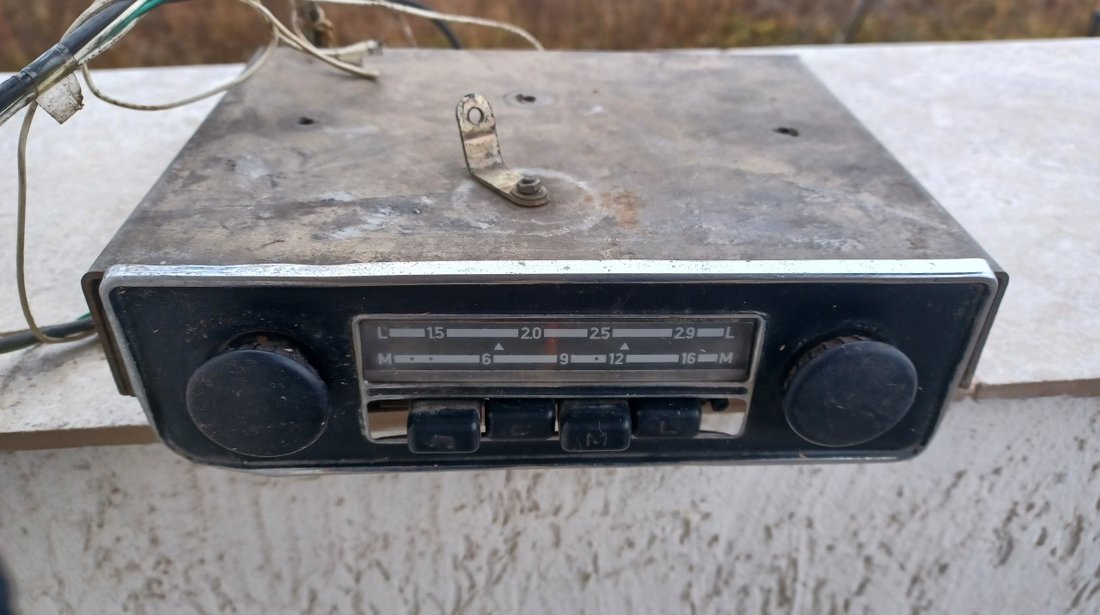 Capac pompa apă Dacia 1310 si radio analog