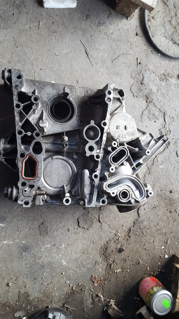 Capac pompa ulei, apa Mercedes W204 2.2CDI 170CP