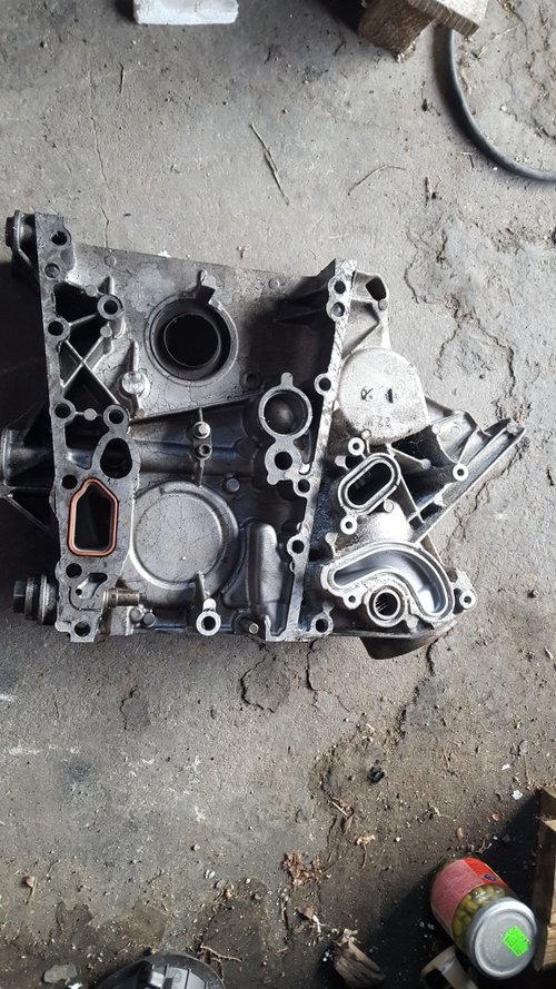 Capac pompa ulei, apa Mercedes W204 2.2CDI 170CP