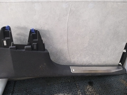 Capac prag stanga fata citroen c5 aircross 9816831677 9816831677