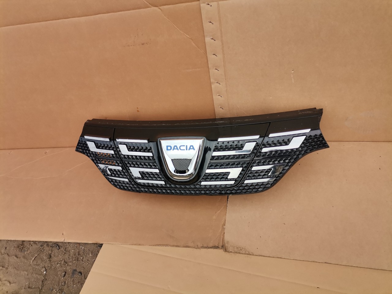 Capac priza incarcare DACIA SPRING cod 623105273R