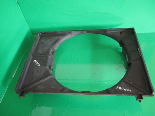 CAPAC / PROTECTIE VENTILATOR RADIATOR MITSUBISHI PAJERO SHOGUN III 3.5 BENZINA 1999 – 2007 ⭐⭐...