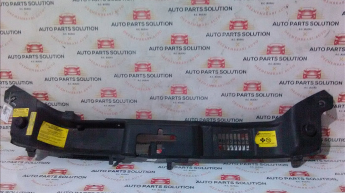 Capac radiatoare bara fata VOLVO S 40 2006