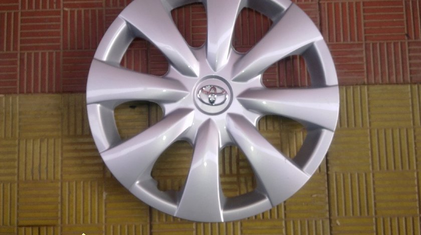 Capac roata pe 15 pt toyota avensis 2008