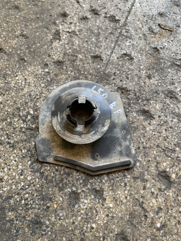 Capac scut dreapta Volkswagen Jetta 5 [2005 - 2011] Sedan 4-usi 2.0 TDI MT (140 hp) (1K2)