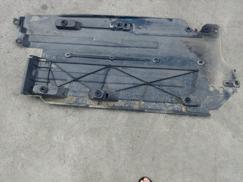 Capac scut sub caroserie stanga peugeot 5008 9832617680