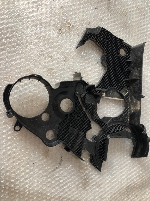 Capac sub distributie audi a3 8p 1.6 tdi 2.0 tdi 03l109145b