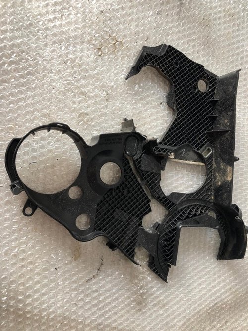 Capac sub distributie audi a3 8p 1.6 tdi 2.0 tdi 03l109145b