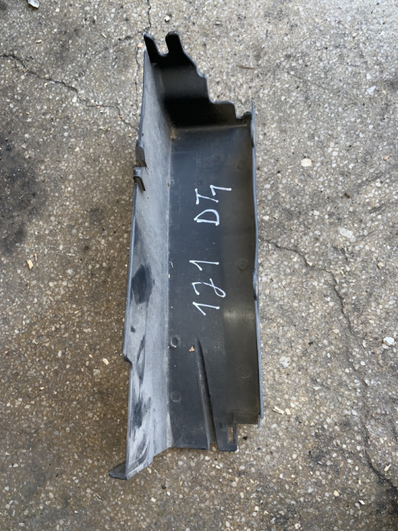 Capac superior pe trager far stanga Volkswagen Golf 4 [1997 - 2006] Hatchback 5-usi 1.9 TDI MT (90 hp) (1J1)