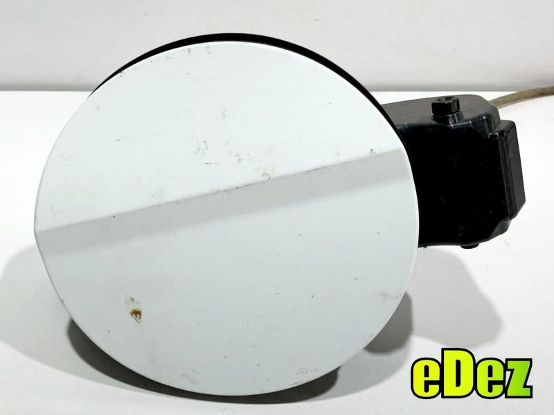 Capac / usa rezervor cu motoras / actuator culoare alba - lf9f Skoda Fabia 3 (2014-2018) 6V9809857A
