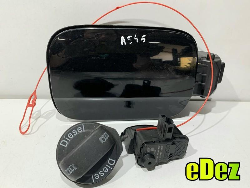Capac / usa rezervor cu motoras deschidere culoare negru - ly9b Audi A4 facelift (2011-2015) [B8.5] 8K0809999A