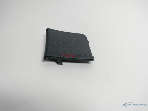 Capac vizitare soclu tripla haion dreapta OEM 3C9867748