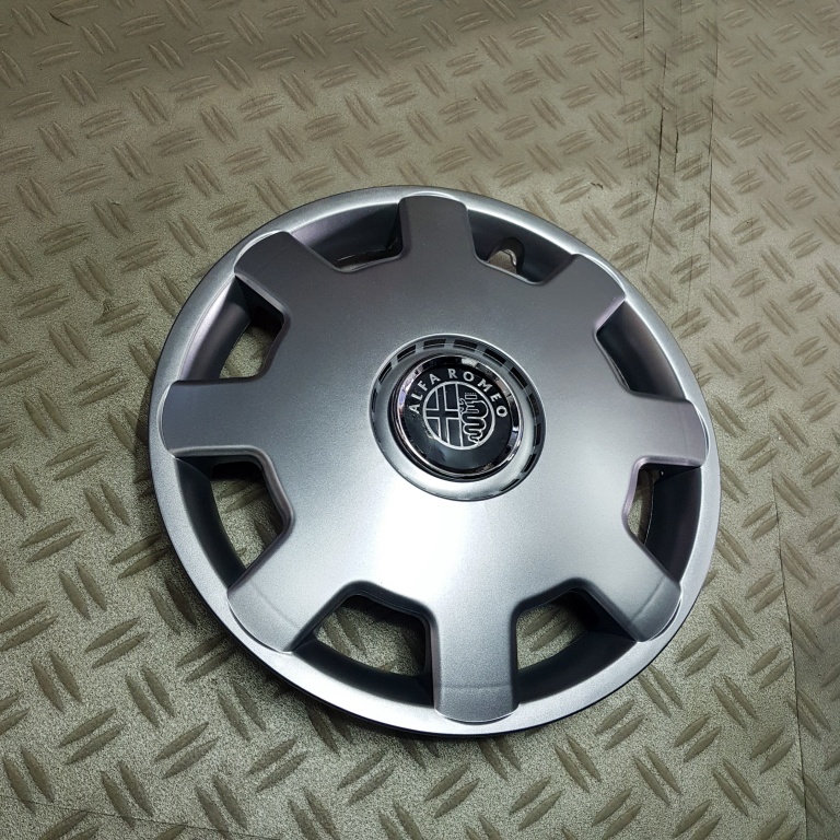 Capace Alfa Romeo r13 la set de 4 bucati cod 105