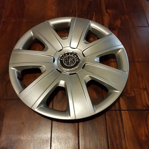 Capace Alfa Romeo r15 la set de 4 bucati cod 325