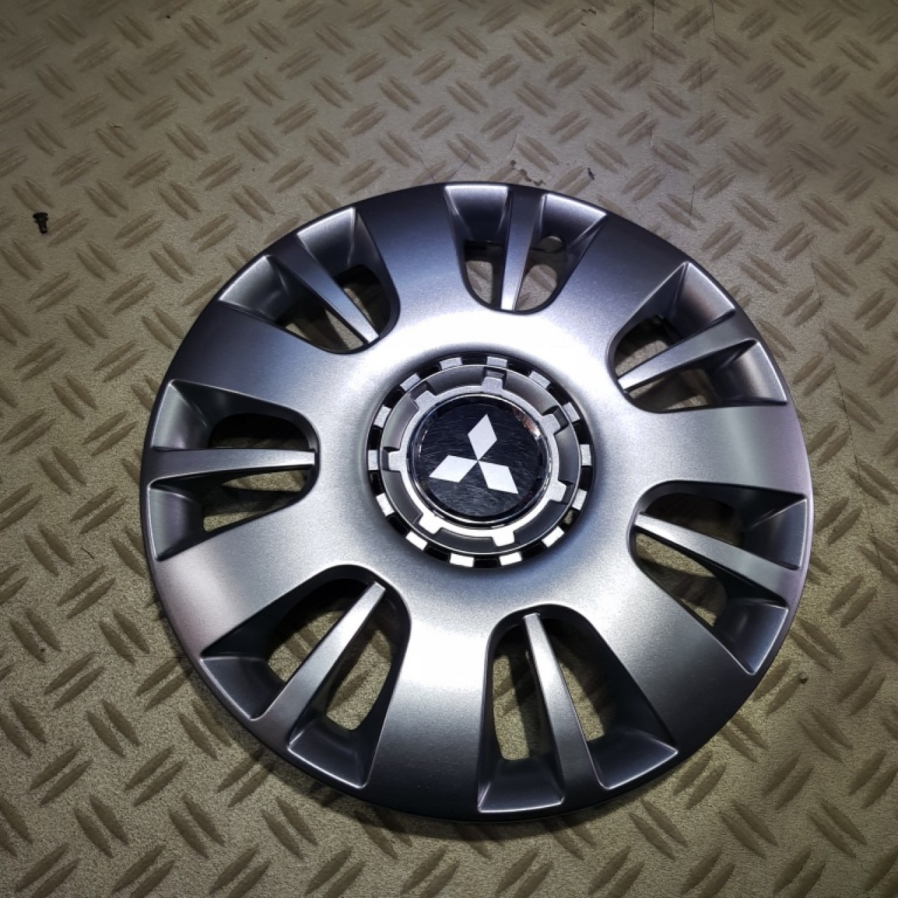 Capace Mitsubishi r14 la set de 4 bucati cod 222