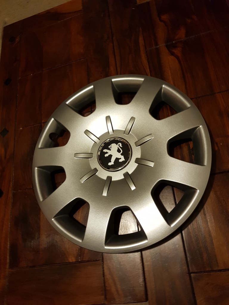 Capace Peugeot r15 la set de 4 bucati cod 314
