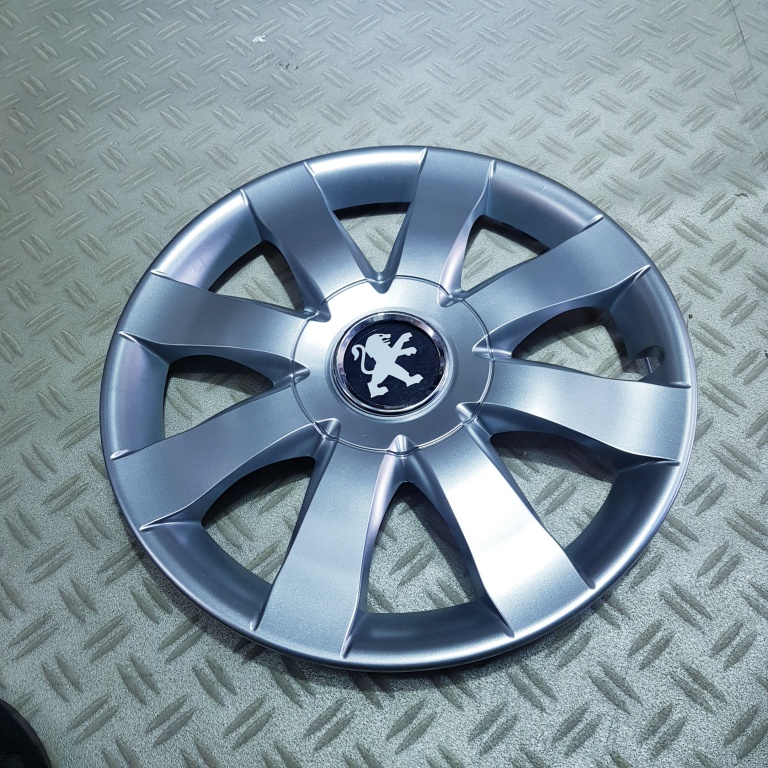 Capace Peugeot r15 la set de 4 bucati cod 323