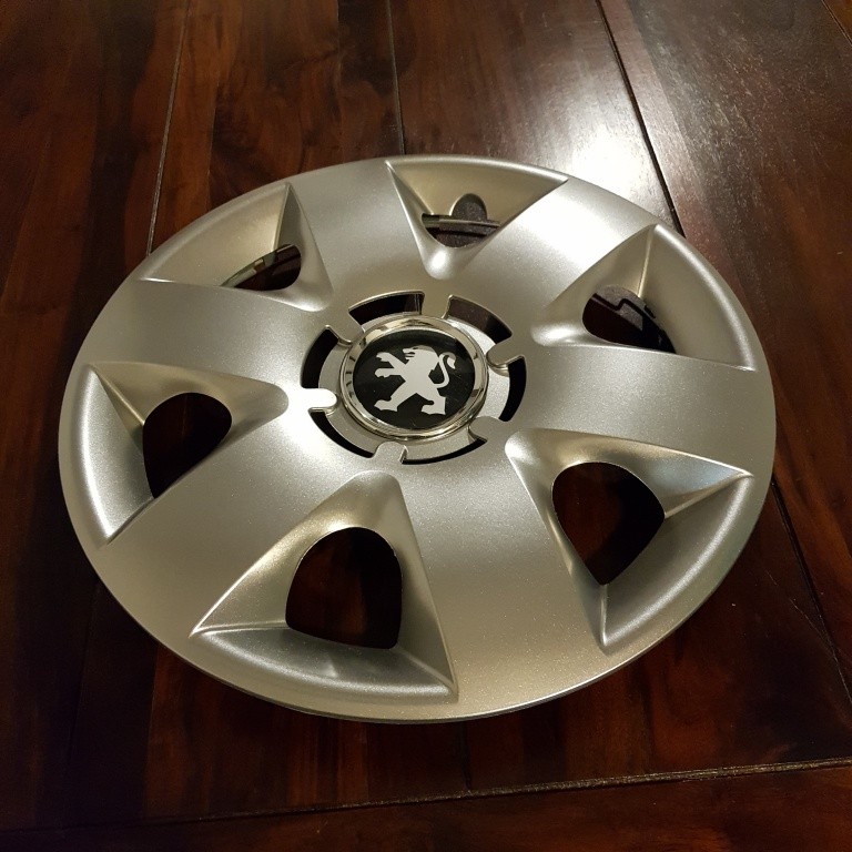 Capace r14 Peugeot la set de 4 bucati cod 215