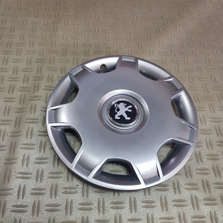 Capace roti Peugeot r14 la set de 4 bucati cod 205