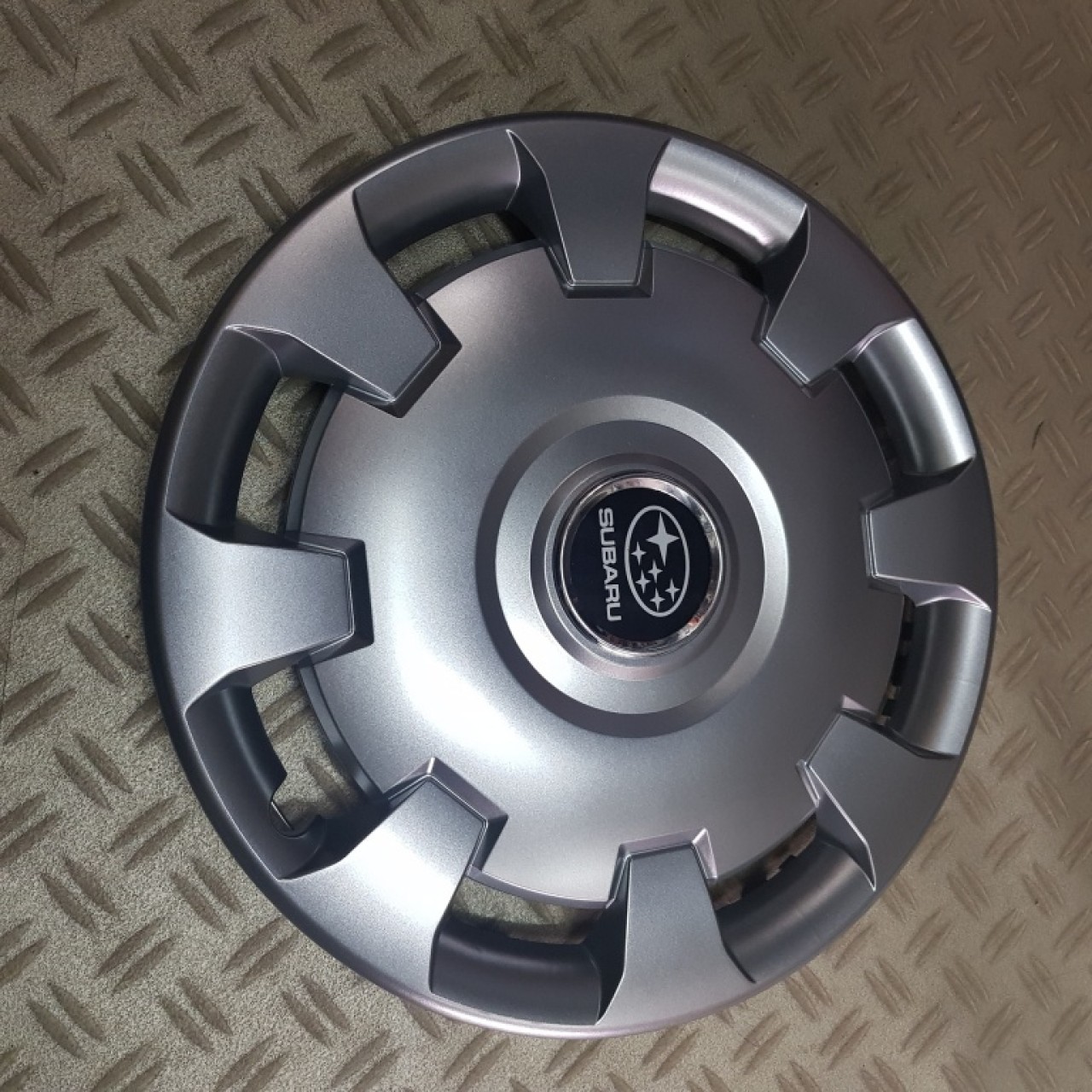 Capace roti Subaru r13 la set de 4 bucati cod 111