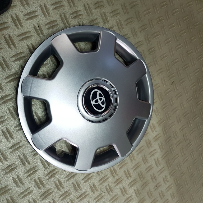 Capace Toyota r13 la set de 4 bucati cod 105