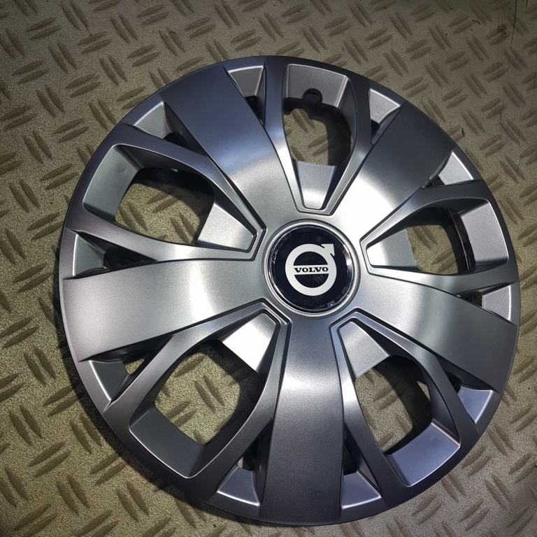 Capace Volvo r16 la set de 4 bucati cod 420