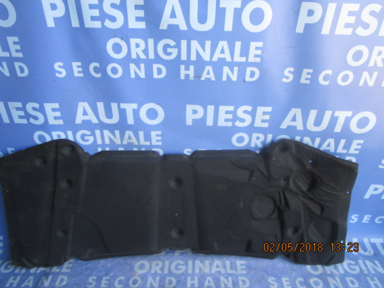 Capitonaj capota BMW E53 X5 ; 8402150