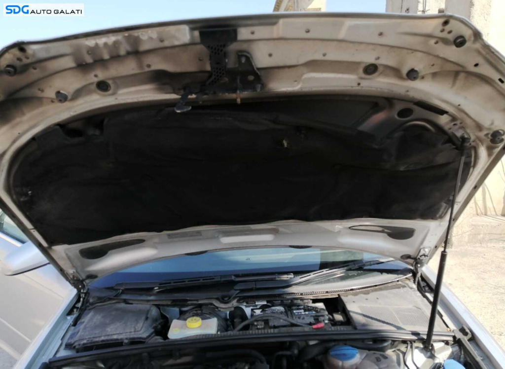 Capitonaj Material Antifonare de pe Capota Motor Audi A4 B7 2005 - 2008
