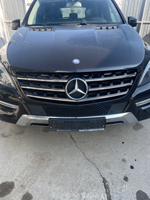 CAPOTA FATA MERCEDES ML W166 IN STARE FOARTE BUNA