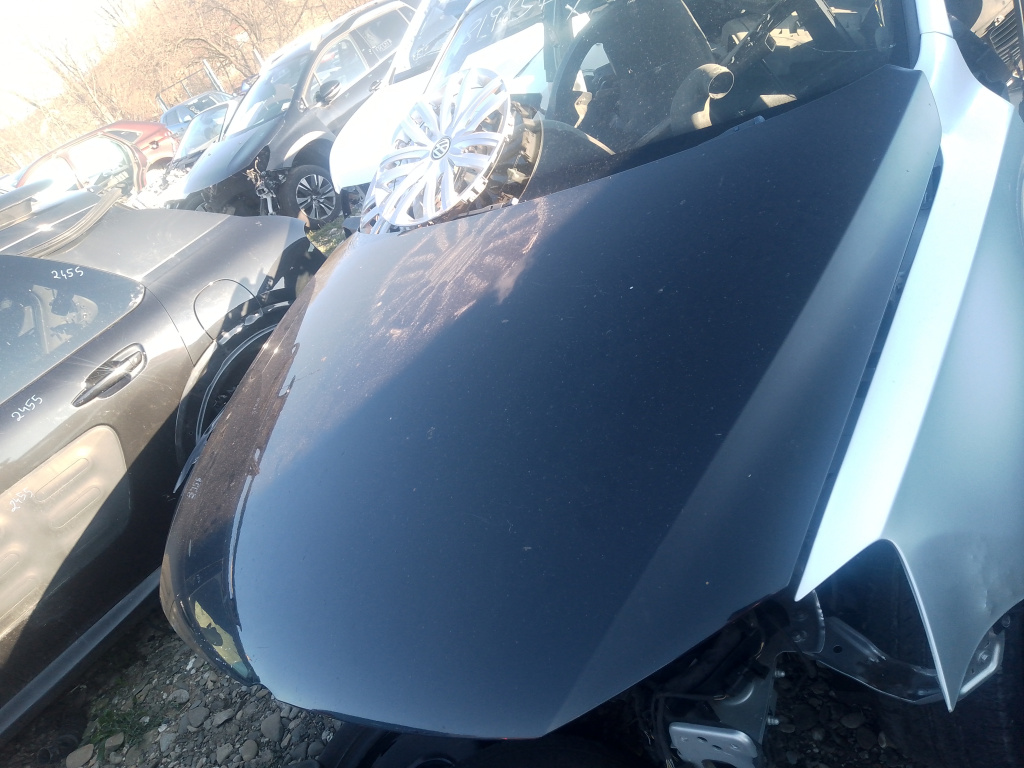 Capota fata Volkswagen Jetta 2012, MIC DEFECT