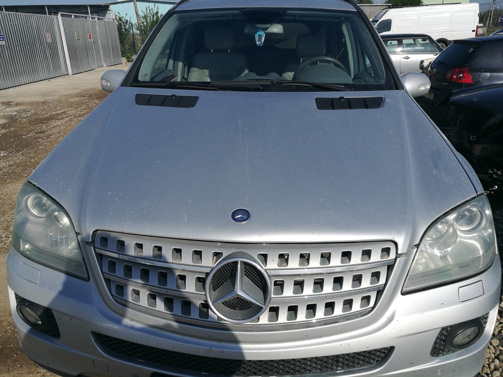 Capota motor pt Mercedes ML 320 W 164