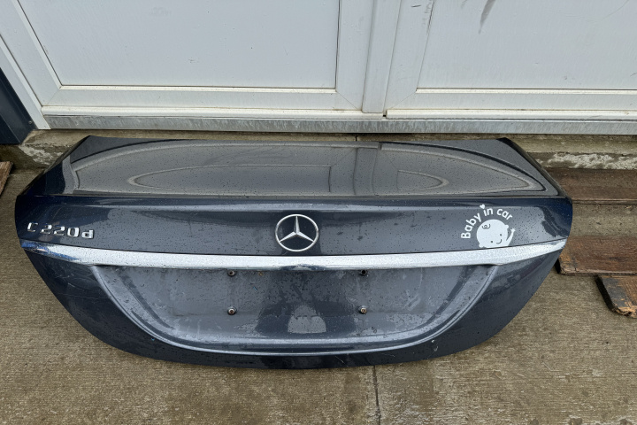 Capota portbagaj Mercedes-Benz C-Class W205/S205/C205 [2014 - 2018]