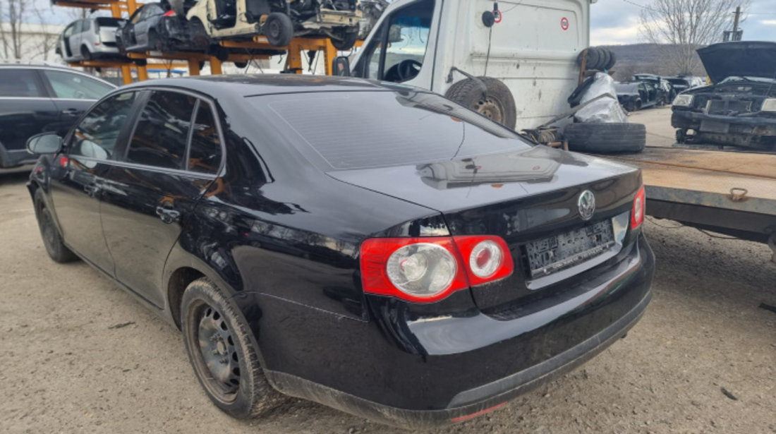 Capota portbagaj spate Volkswagen Jetta 2010 sedan/berlina 1.6 benzina