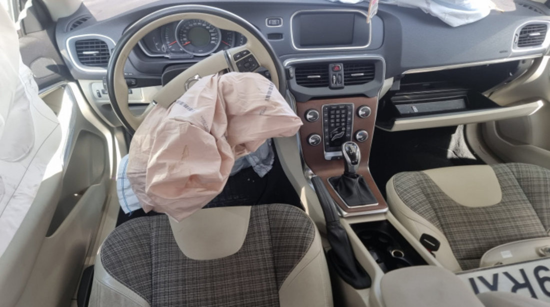 Capota portbagaj spate Volvo V40 2017 HatchBack 2.0 d2 D4204T8