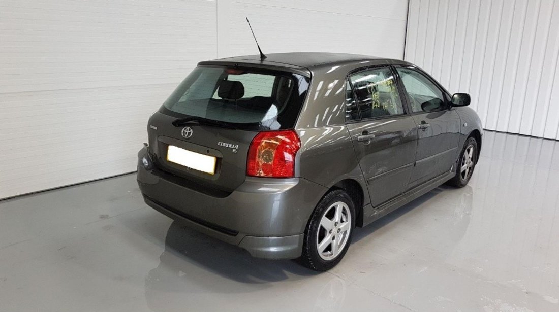 Capota Toyota Corolla 2005 hatchback 1.39 benzina ZZE120