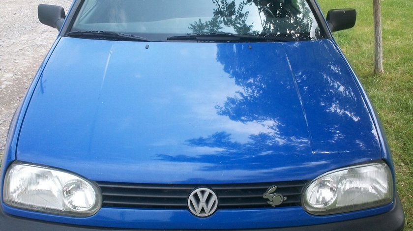 Capota Volkswagen Golf 3 in stare foarte buna. Trimit produsul prin servicii de curierat