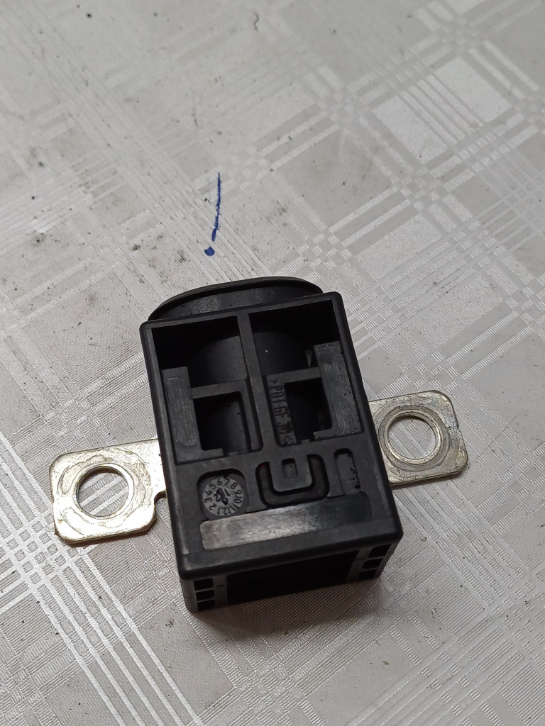 capsa baterie Audi A6 C7 - Motorina 2014, 4F0915519