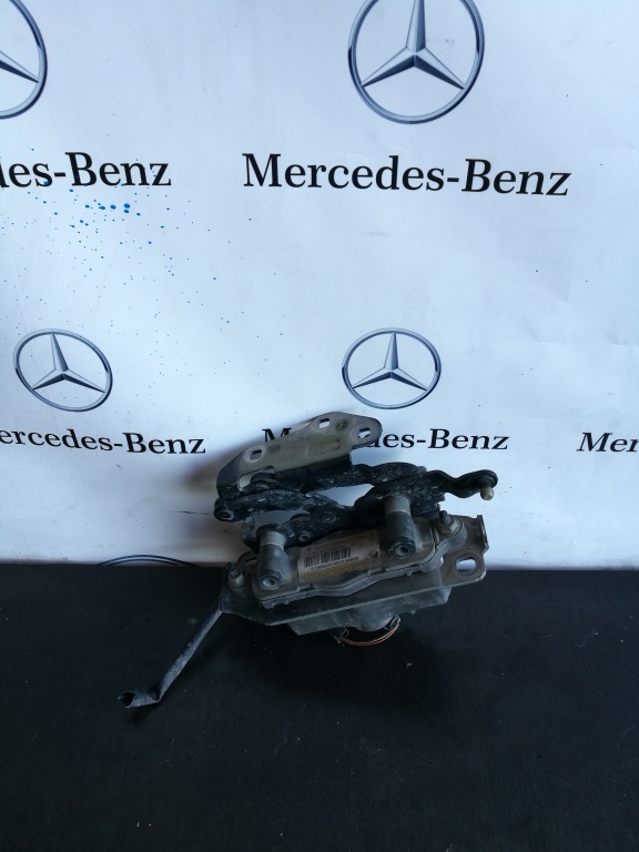 Capsa capota dreapta Mercedes w212 w207 A2129066301