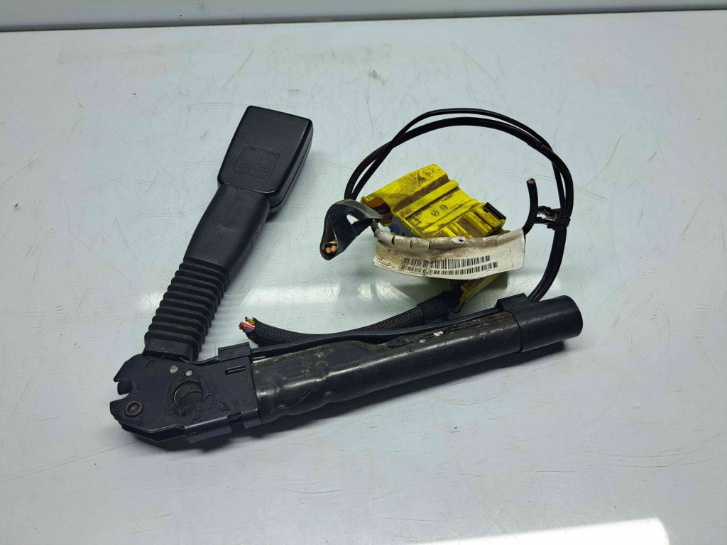 Capsa centura dreapta fata Bmw 1 (E81, E