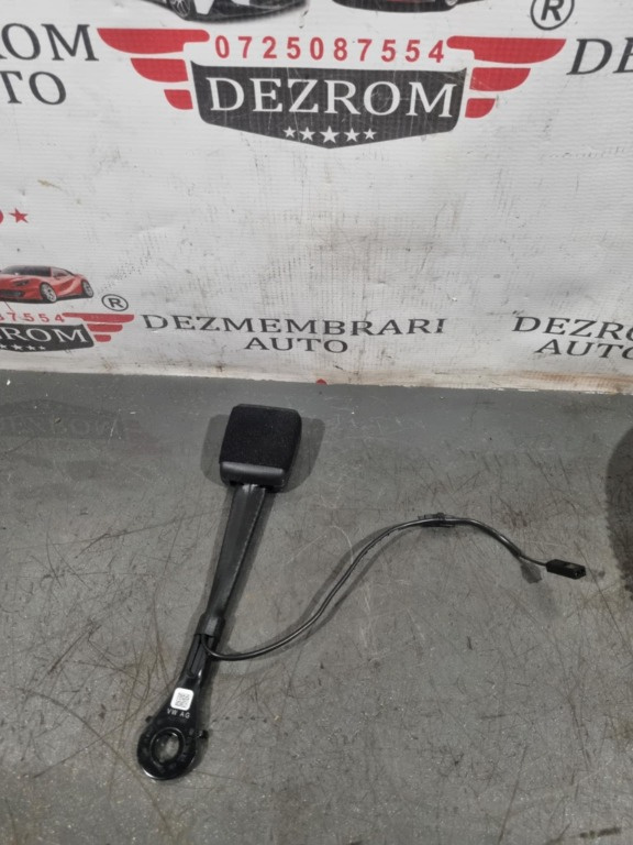 Capsa centura dreapta fata cu fir 8Y0857755 Audi A3 8Y Sedan