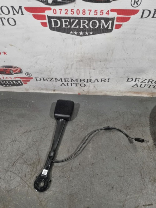 Capsa centura dreapta fata cu fir 8Y0857755 Skoda Octavia IV Sedan